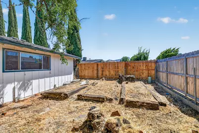 1734 Alcan Drive, Medford, OR 97504 - Photo 15
