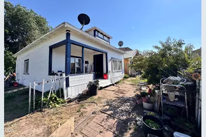 912 Walnut Avenue, Klamath Falls, OR 97601 - Photo 1