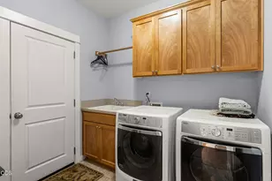 944 E Creek View Dr, Sisters, OR 97759 - Photo 23