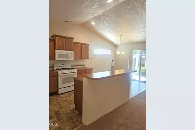 3176 SW Evergreen Avenue, Redmond, OR 97756 - Photo 7