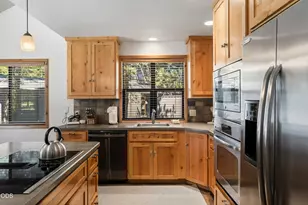 57545 Lark Ln, Sunriver, OR 97707 - Photo 13
