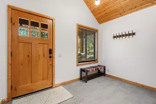 57545 Lark Ln, Sunriver, OR 97707 - Photo 15