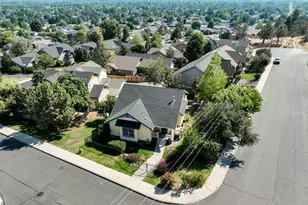 2258 SW 36th St, Redmond, OR 97756 - Photo 41