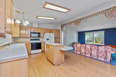 728 N Old Stage Road, Cave Junction, OR 97523 - Photo 7