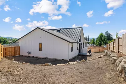 3371 Bryson Way, Medford, OR 97504 - Photo 31