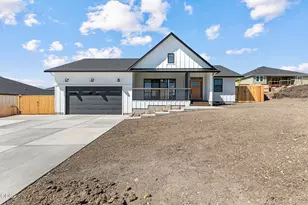 3371 Bryson Way, Medford, OR 97504 - Photo 1