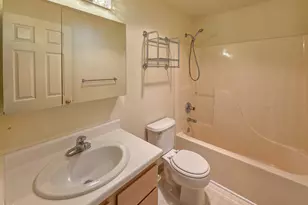 1800 Crater Lake Ave, Medford, OR 97504 - Photo 21