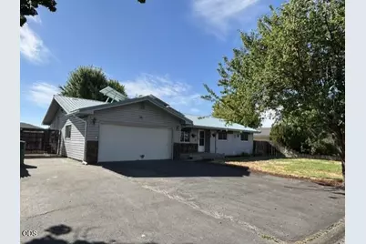 5463 Eastwood Drive, Klamath Falls, OR 97603 - Photo 1