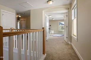 61202 Dayspring Dr, Bend, OR 97702 - Photo 17