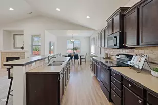 3301 NW Cedar Ave, Redmond, OR 97756 - Photo 13