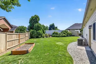 9 Aspen Ct, Eagle Point, OR 97524 - Photo 53