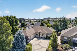 9 Aspen Ct, Eagle Point, OR 97524 - Photo 1