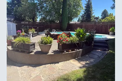1964 Camellia Avenue, Medford, OR 97504 - Photo 3