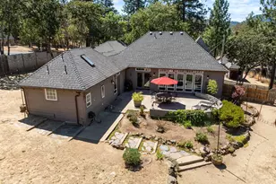 225 Andesite Dr, Jacksonville, OR 97530 - Photo 41