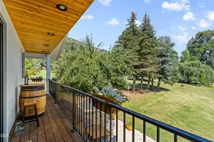 10999 N Applegate Rd, Grants Pass, OR 97527 - Photo 33