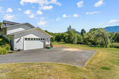 10999 N Applegate Road, Grants Pass, OR 97527 - Photo 11