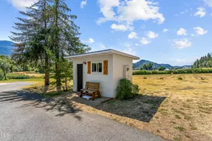 10999 N Applegate Rd, Grants Pass, OR 97527 - Photo 47