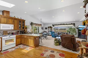 3375 Dodge Rd, White City, OR 97503 - Photo 3