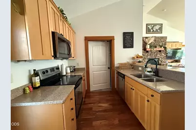 749 NW 8th Street, Redmond, OR 97756 - Photo 15