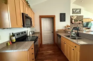 749 NW 8th St, Redmond, OR 97756 - Photo 15