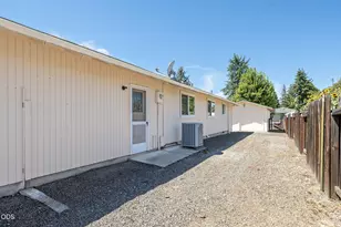 570 Maaike Dr, Medford, OR 97504 - Photo 21