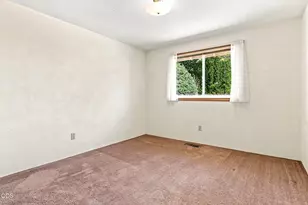 570 Maaike Dr, Medford, OR 97504 - Photo 13