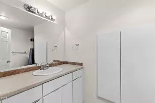 412 Lorraine Ave, Eagle Point, OR 97524 - Photo 5