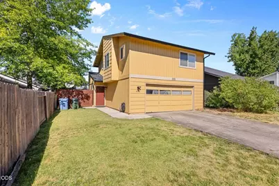 412 Lorraine Avenue, Eagle Point, OR 97524 - Photo 1