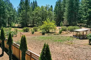 1160 Crow Rd, Merlin, OR 97532 - Photo 35