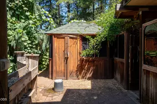 1160 Crow Rd, Merlin, OR 97532 - Photo 31
