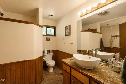 1160 Crow Road, Merlin, OR 97532 - Photo 21