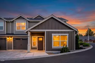 2755 SW Greens Blvd, Redmond, OR 97756 - Photo 1