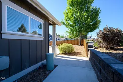 2755 SW Greens Boulevard #APT 17, Redmond, OR 97756 - Photo 37