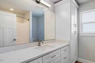 2755 SW Greens Boulevard #APT 17, Redmond, OR 97756 - Photo 29