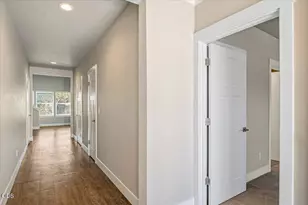2755 SW Greens Blvd, Redmond, OR 97756 - Photo 3