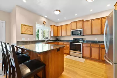 1073 Cathedral Way, Central Point, OR 97502 - Photo 11