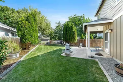 1073 Cathedral Way, Central Point, OR 97502 - Photo 37