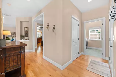 1073 Cathedral Way, Central Point, OR 97502 - Photo 35