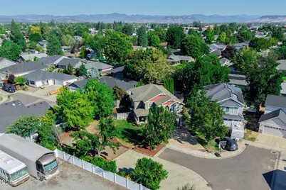 1073 Cathedral Way, Central Point, OR 97502 - Photo 43