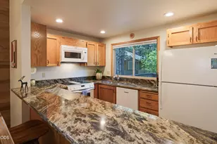 57369 Lake Aspen Ct, Sunriver, OR 97707 - Photo 9