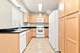 7869 Jacqueline Way, White City, OR 97503 - Photo 5