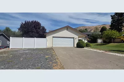 445 Havencrest Court, Klamath Falls, OR 97603 - Photo 3