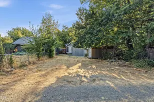 315 King St, Medford, OR 97501 - Photo 35
