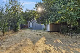 315 King St, Medford, OR 97501 - Photo 33
