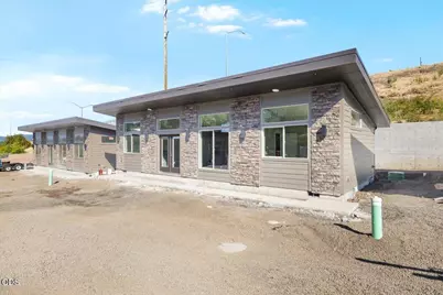 1652 N Foothill Road, Medford, OR 97504 - Photo 3