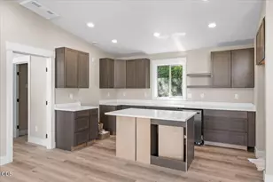 1658 North Foothill Road, Medford, OR 97504 - Photo 5