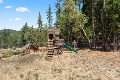 2016 Sykes Creek Road, Rogue River, OR 97537 - Photo 25