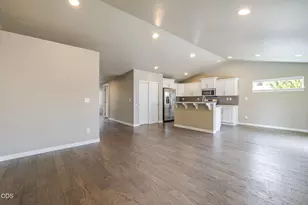 20380 SE Lois Way, Bend, OR 97702 - Photo 9