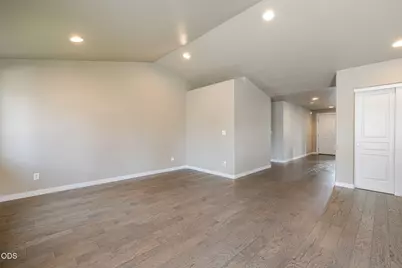 20380 SE Lois Way, Bend, OR 97702 - Photo 7