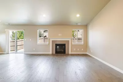20380 SE Lois Way, Bend, OR 97702 - Photo 15